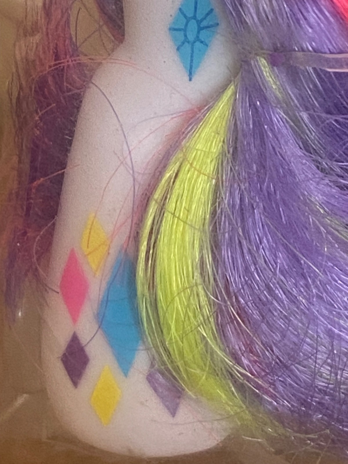 My Little Pony RARITY NEON RAINBOW POWER International, UK, China – 3″, G4, MIP