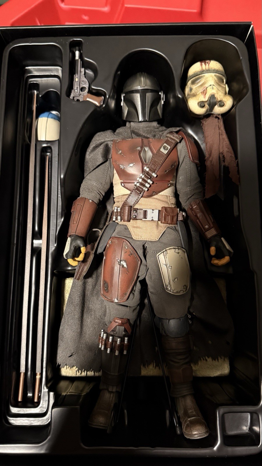 Hot Toys Star Wars: The Mandalorian – The Mandalorian 1/6th Figure TMS007
