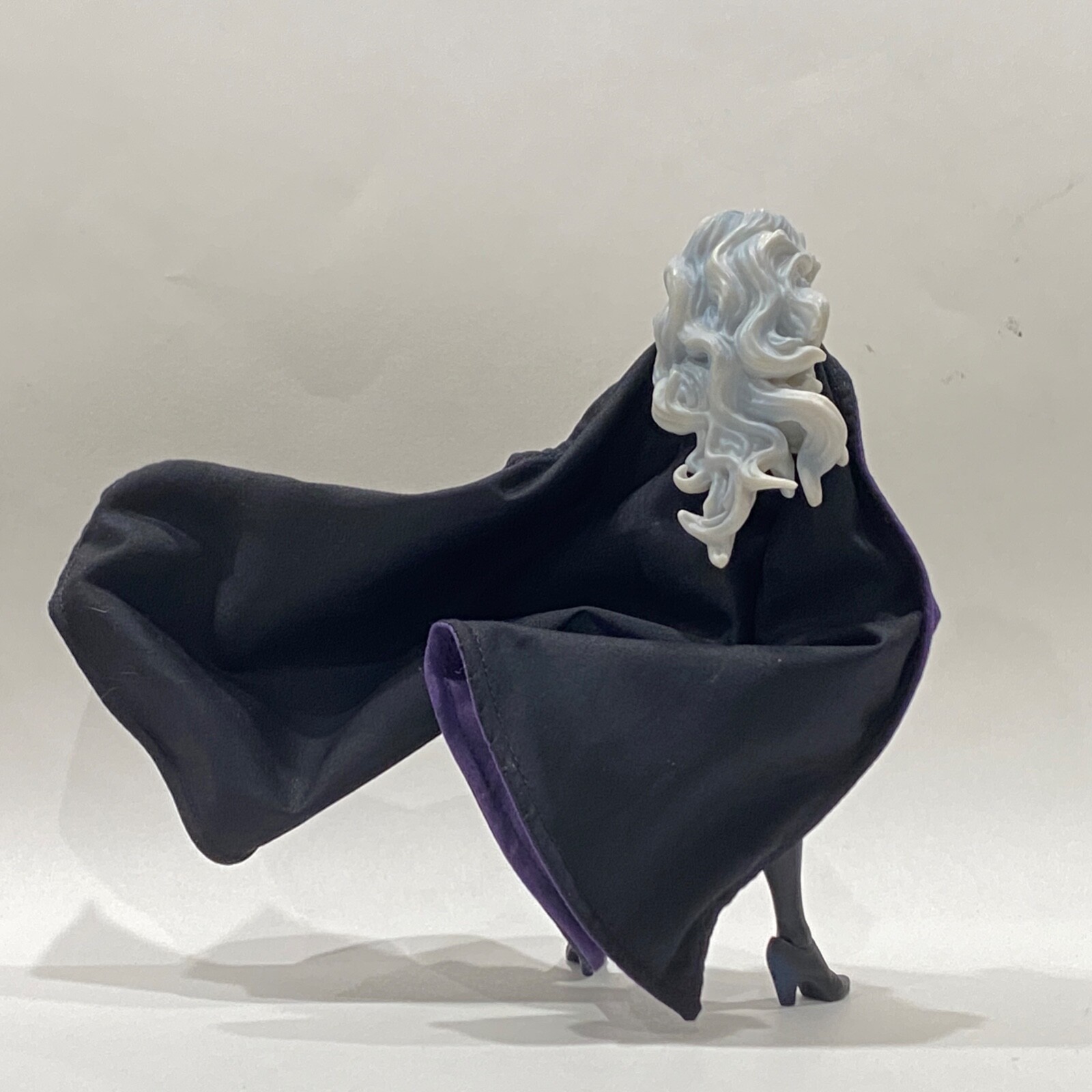 KC-C-LCLD-BP: 1/12 Black Purple Wired Cape for LOOSECOLLECTOR Lady Death Figure