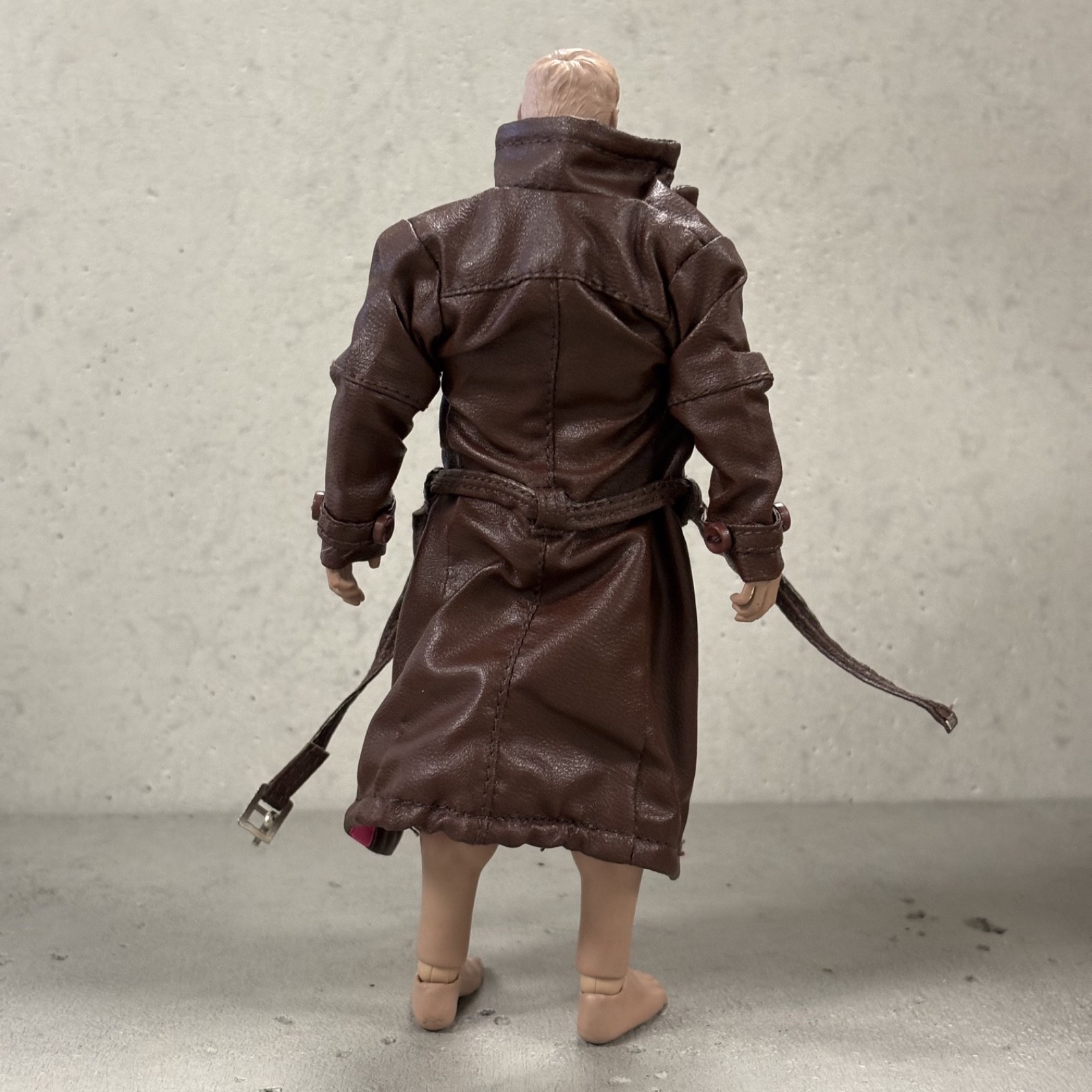 SU-CH-GB-BT: 1/12 Dark Brown Faux Leather Wired Coat & Belt for 6″ action figure