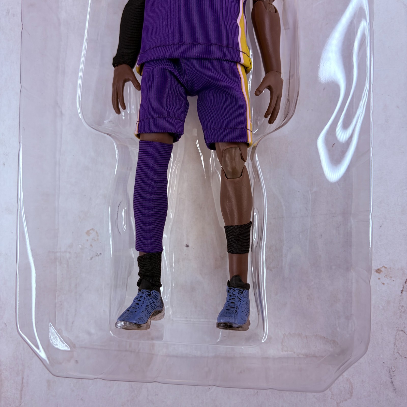 LA Lakers Kobe Bryant #24 Legend Creation 1:9 Scale Action Figure Toy Gift