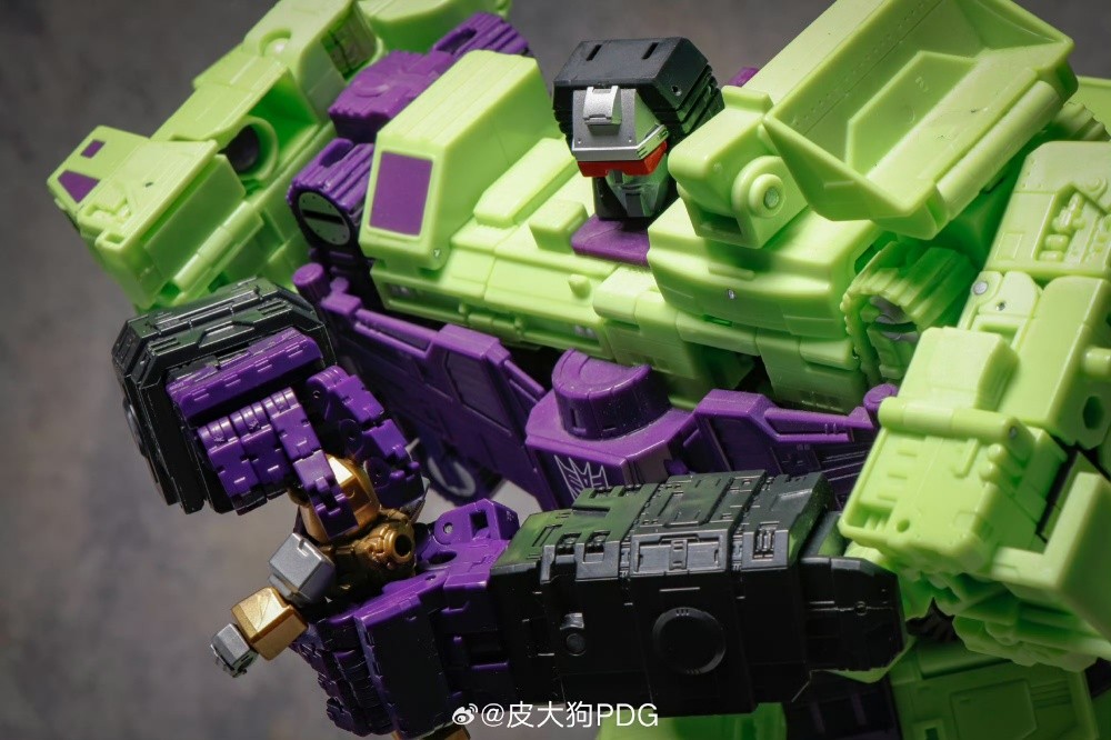 NEWBEE NB-02 Devasation‘s Hand Upgrade Kit For SS86 Devastator ABS Accessories