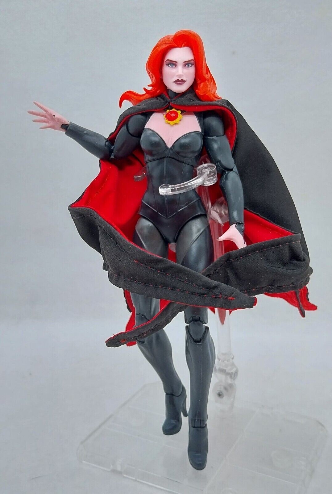 SU-C-XMGQ: 1/12 Wired Black Red Cape for Marvel Legends X Men ’97 Goblin Queen
