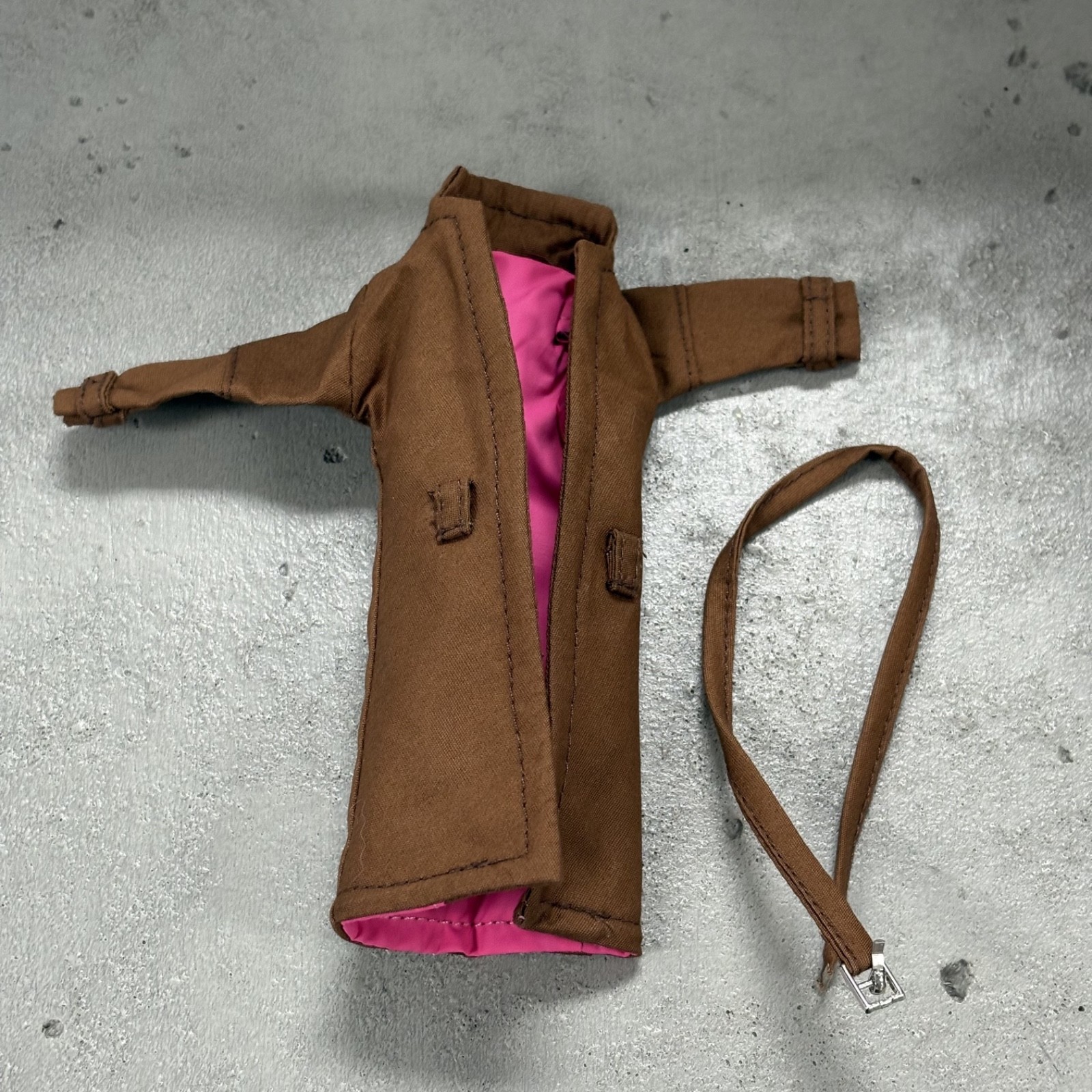 SU-CH-GB-BRN-O: 1/12 Brown Fabric wired Coat with pink lining & belt