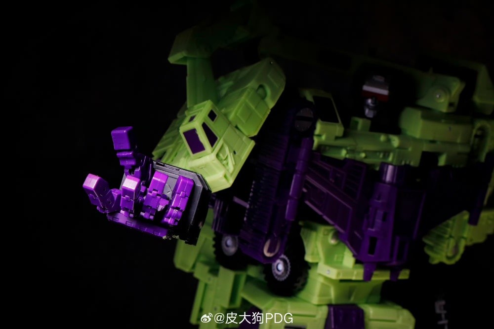 NEWBEE NB-02 Devasation‘s Hand Upgrade Kit For SS86 Devastator ABS Accessories
