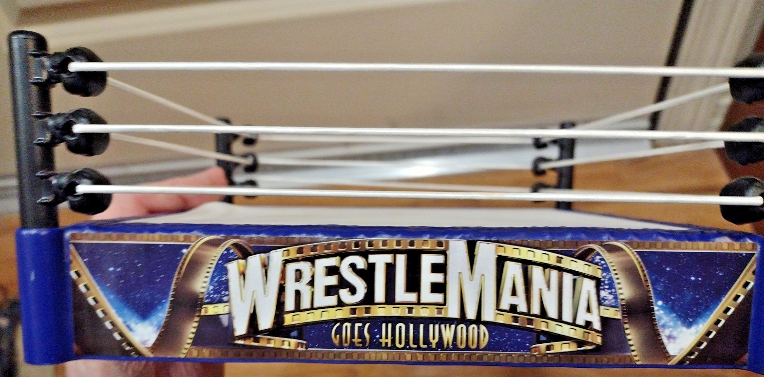WWE Knuckle Crunchers RING “Wrestlemania goes Hollywood» Not Complete Toy Used