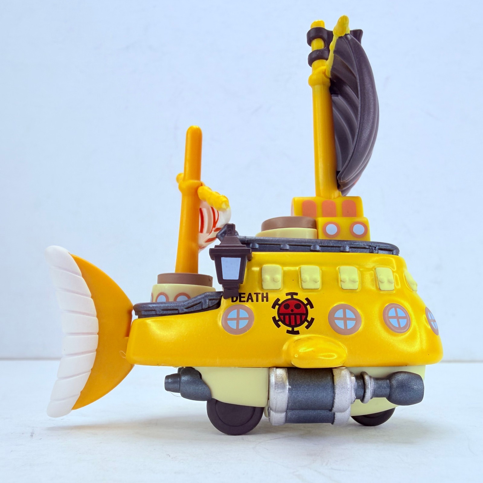 POP MART One Piece The Grand Line Series Heart Pirates Ship Figure – Polar Tang