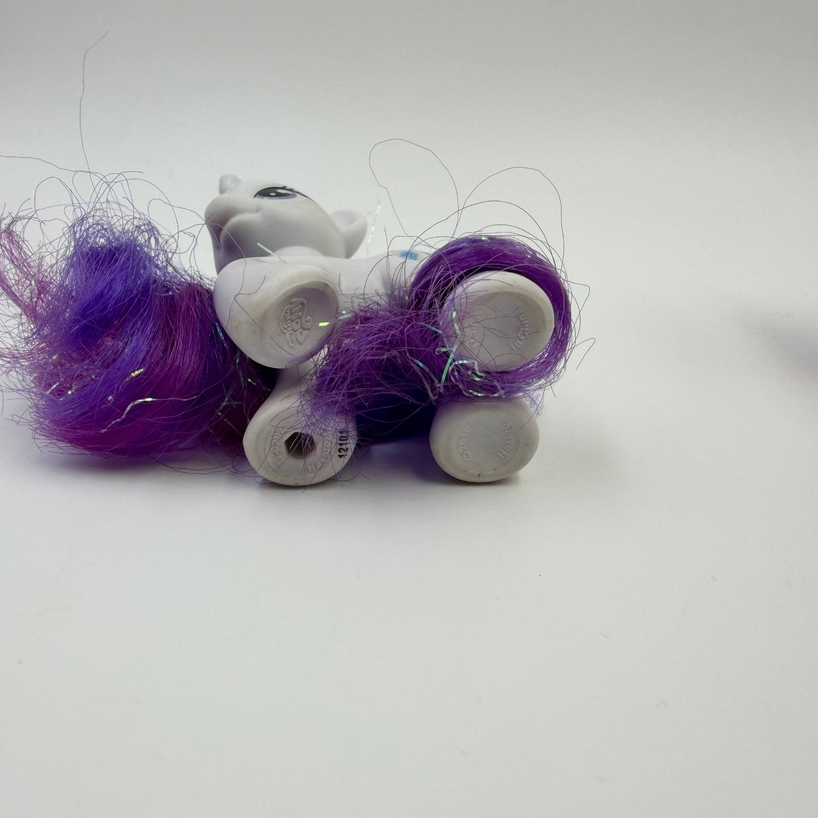 MLP My Little Pony Sweetie Swirl Rarity G4 Brushable Carousel Boutique