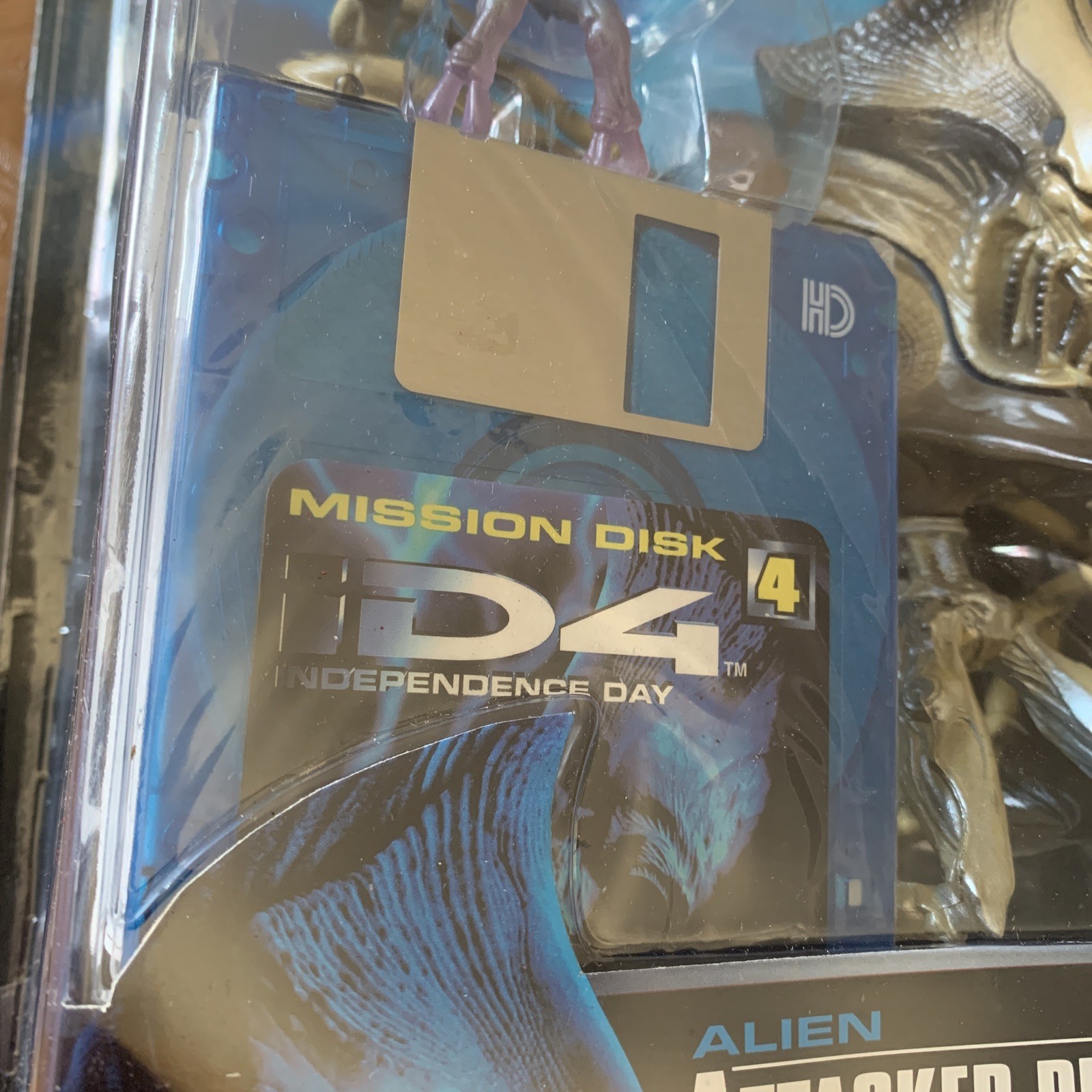 Trendmasters iD4 Independence Day ALIEN ATTACKER PILOT Figure NIP w/disk Sealed