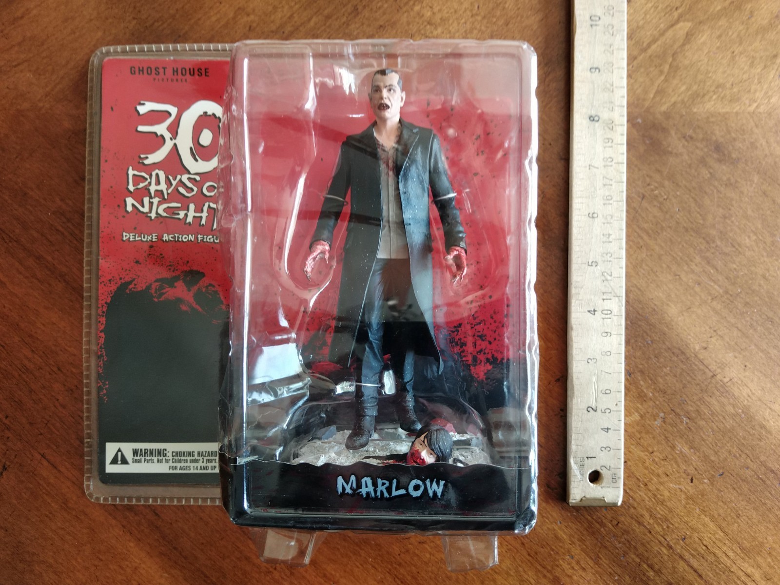 READ* Gentle Giant LTD 2009 Dark Days LLC 30 Days Of Night Marlow Action Figure