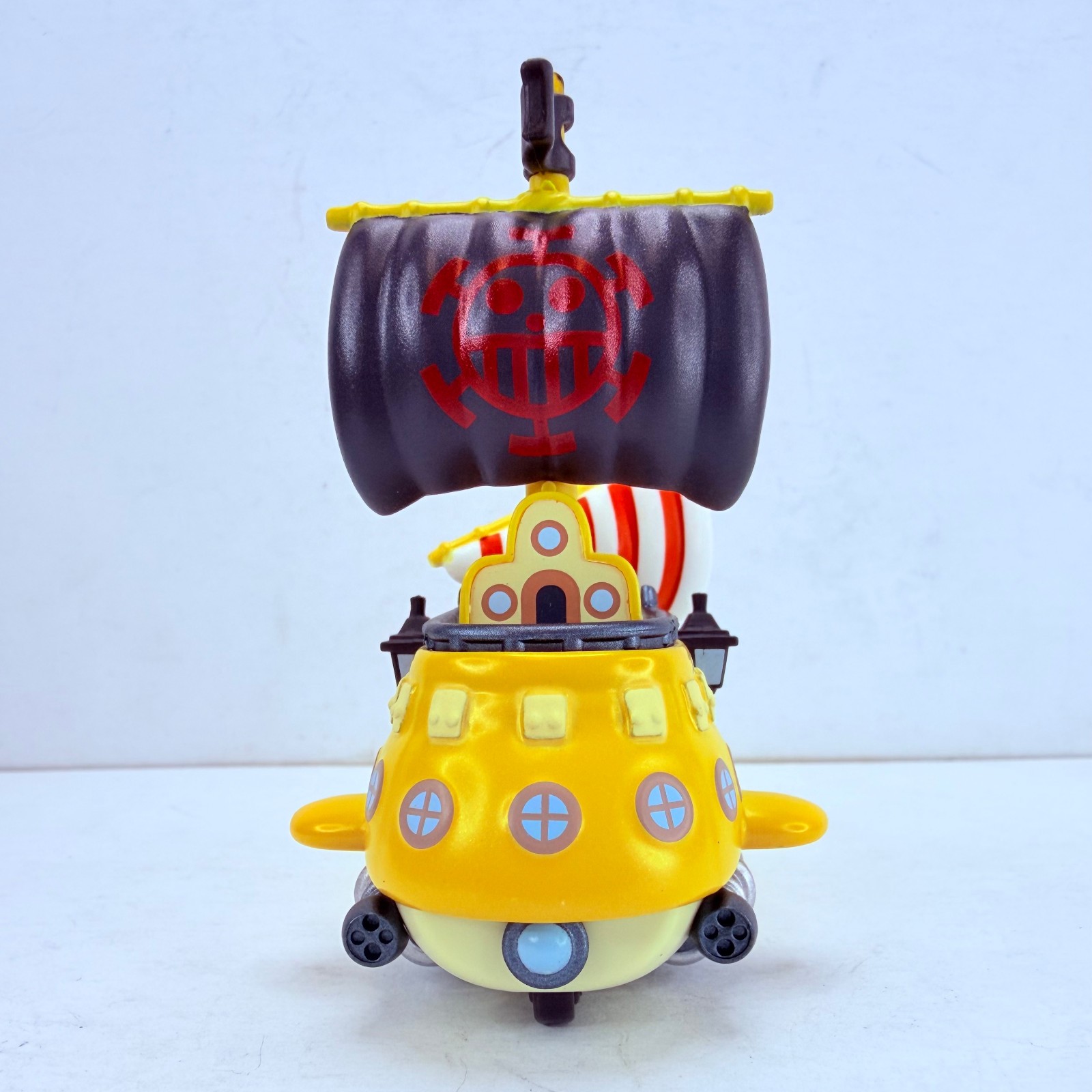 POP MART One Piece The Grand Line Series Heart Pirates Ship Figure – Polar Tang