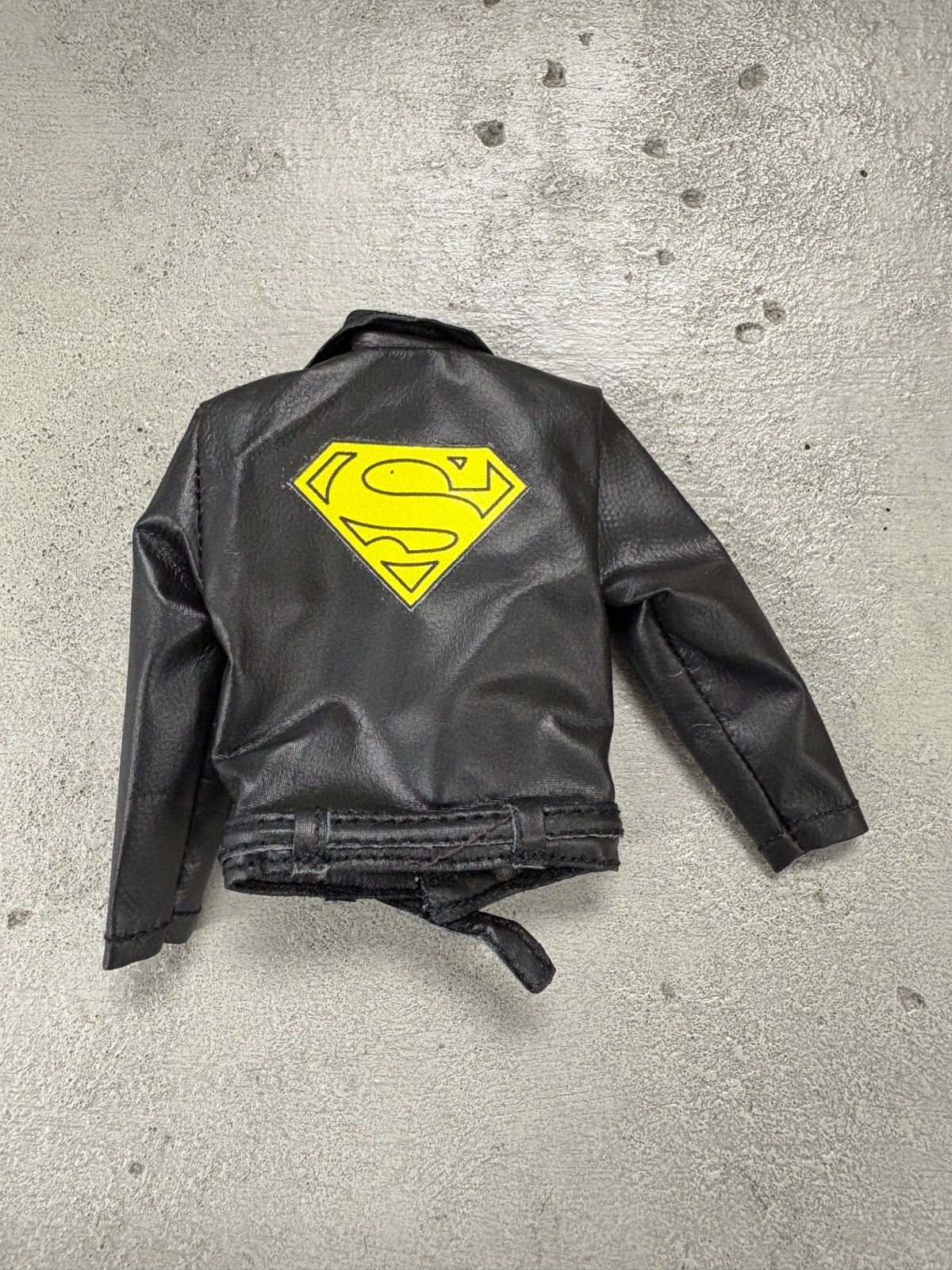 PB-MF-SUPB: 1/12 Faux Leather Jacket for McFarlane Superboy, 6″ muscular body