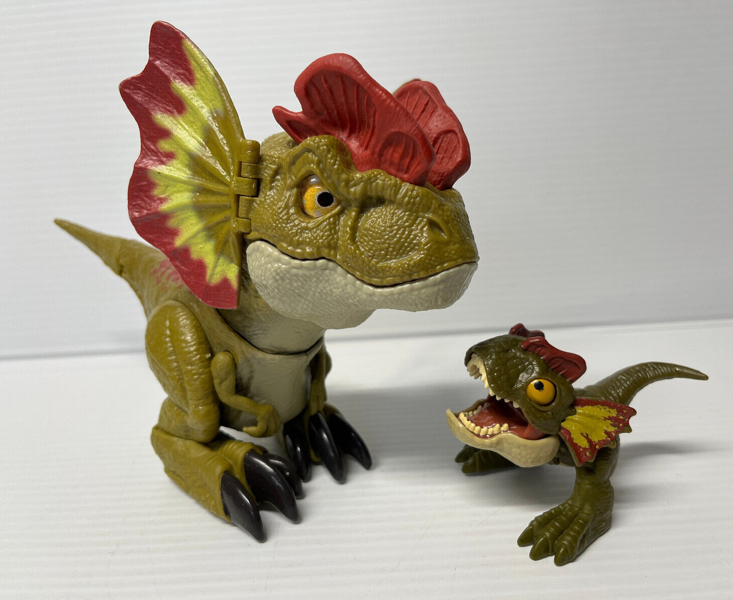 Jurassic World Dominion Uncaged Rowdy Roars & Wild Pop Up Dilophosaurus VIDEO