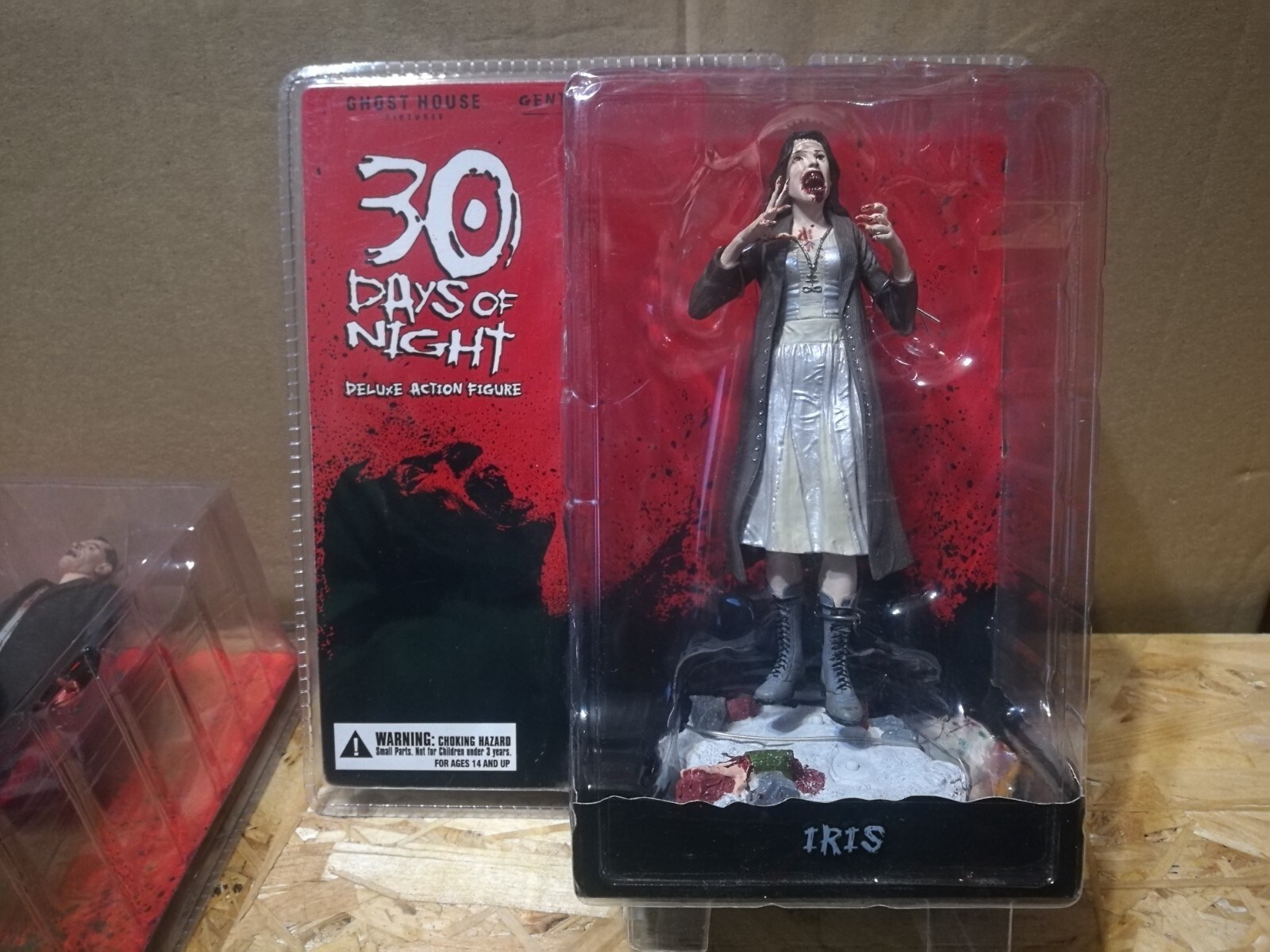 Gentle Giant LTD 2009 Dark Days LLC 30 Days Of Night Iris Action Figure, New