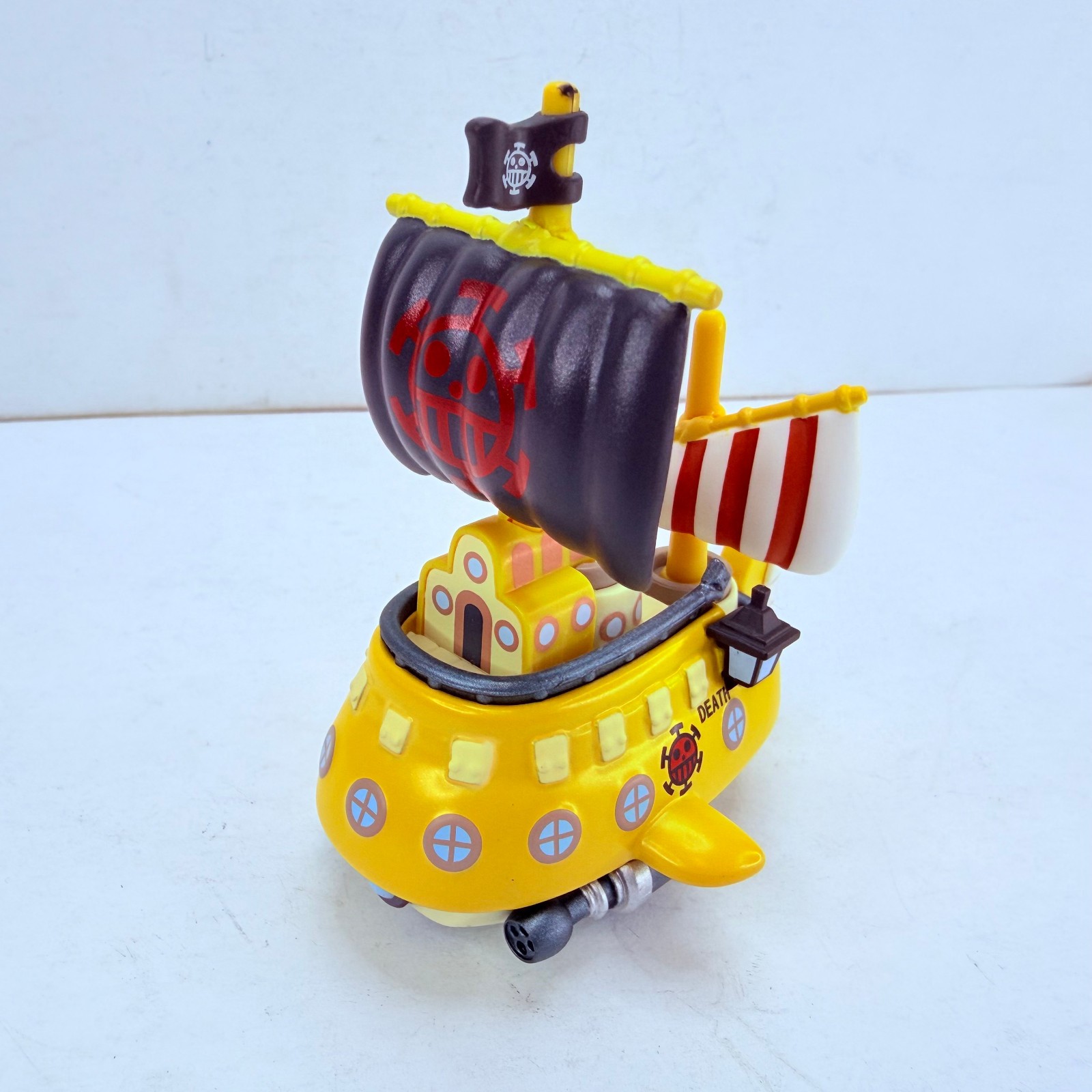 POP MART One Piece The Grand Line Series Heart Pirates Ship Figure – Polar Tang