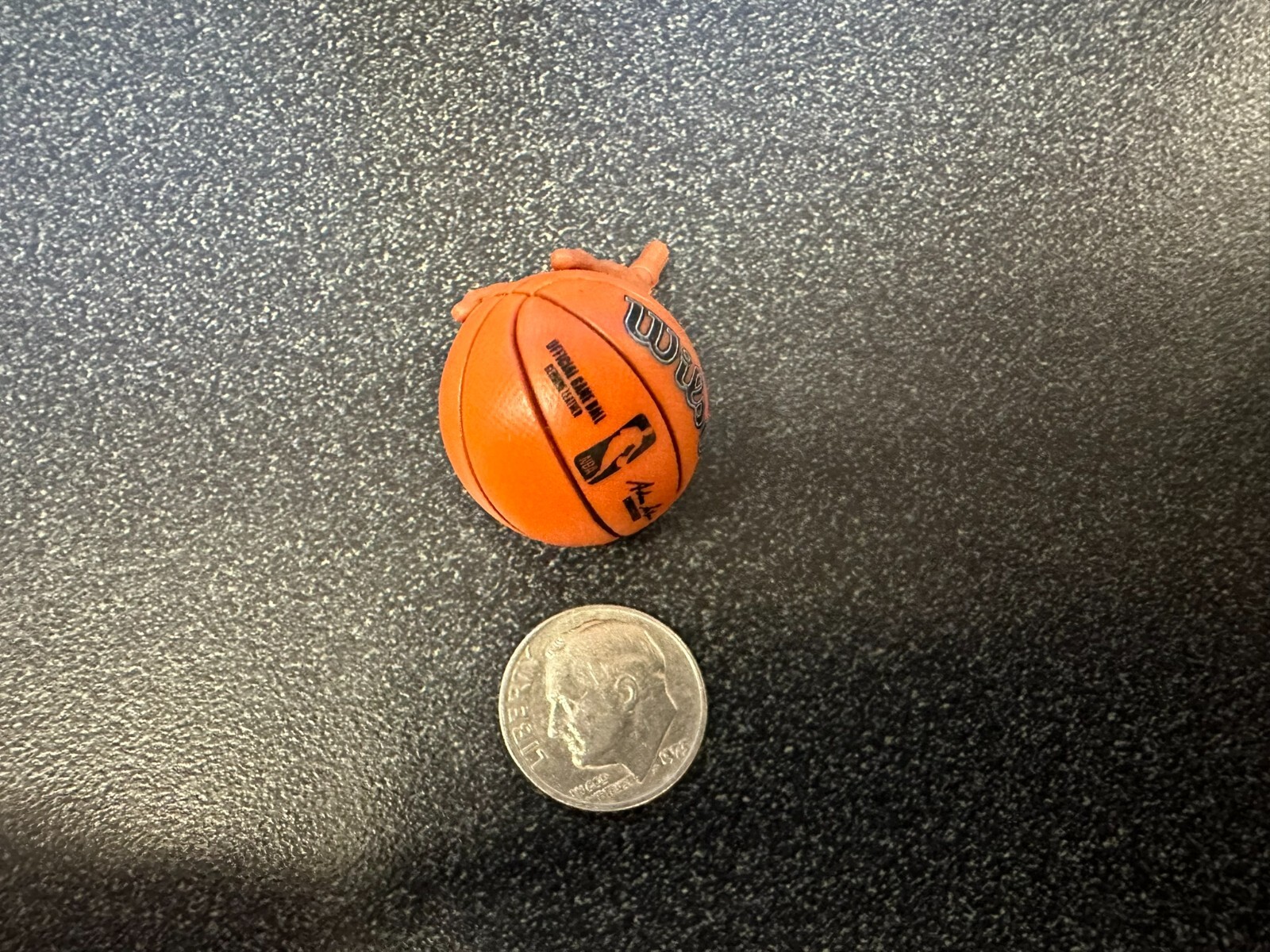 Starting Lineup (MALE HAND W/BALL ONLY) 6″ Scale MINT Basketball Prop Ja