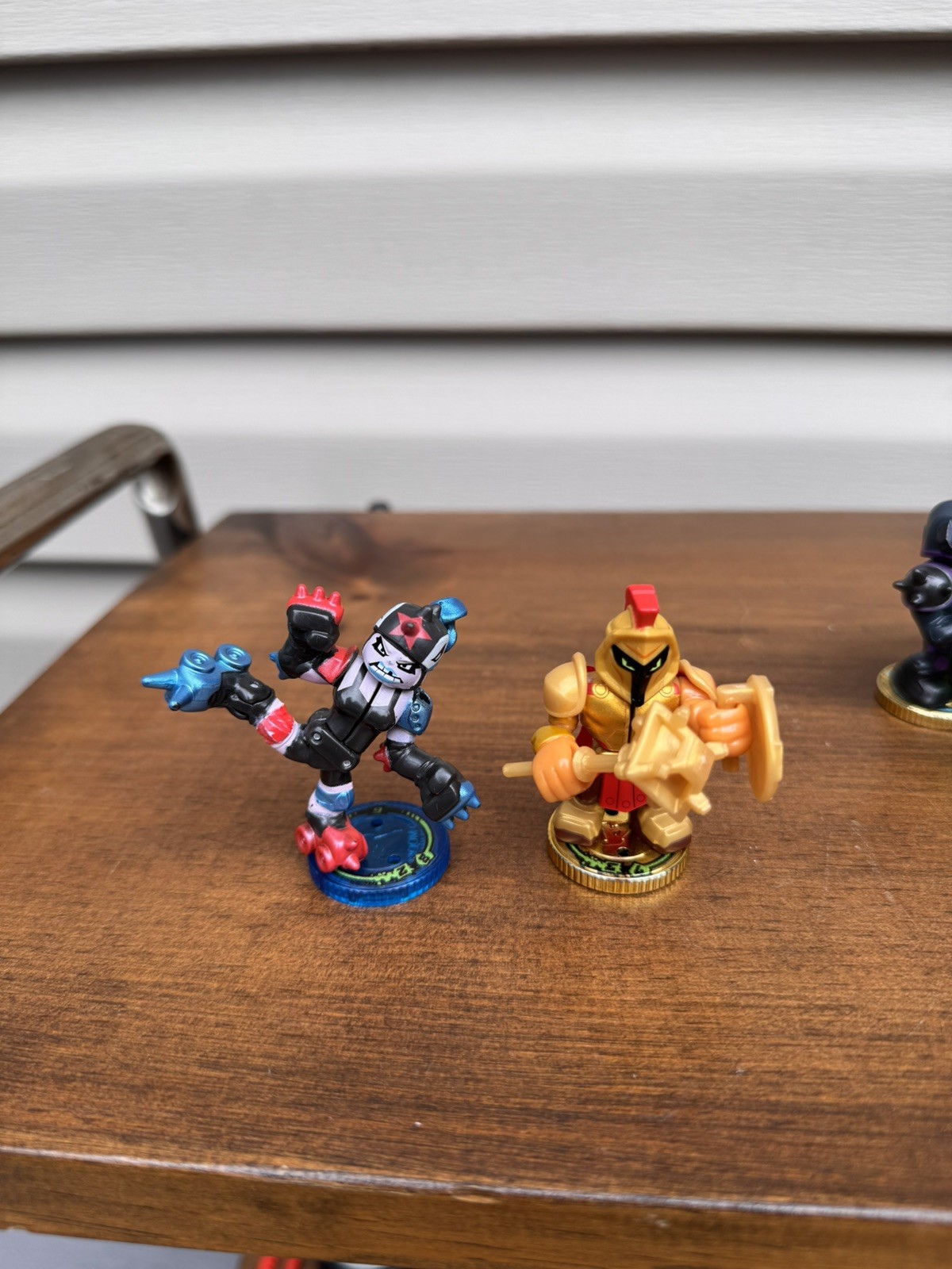 Massive Akedo Ultimate Arcade Warriors Collection 28 Figures, Arena Works Extras