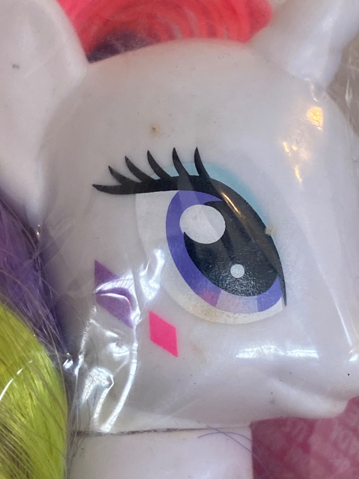 My Little Pony RARITY NEON RAINBOW POWER International, UK, China – 3″, G4, MIP