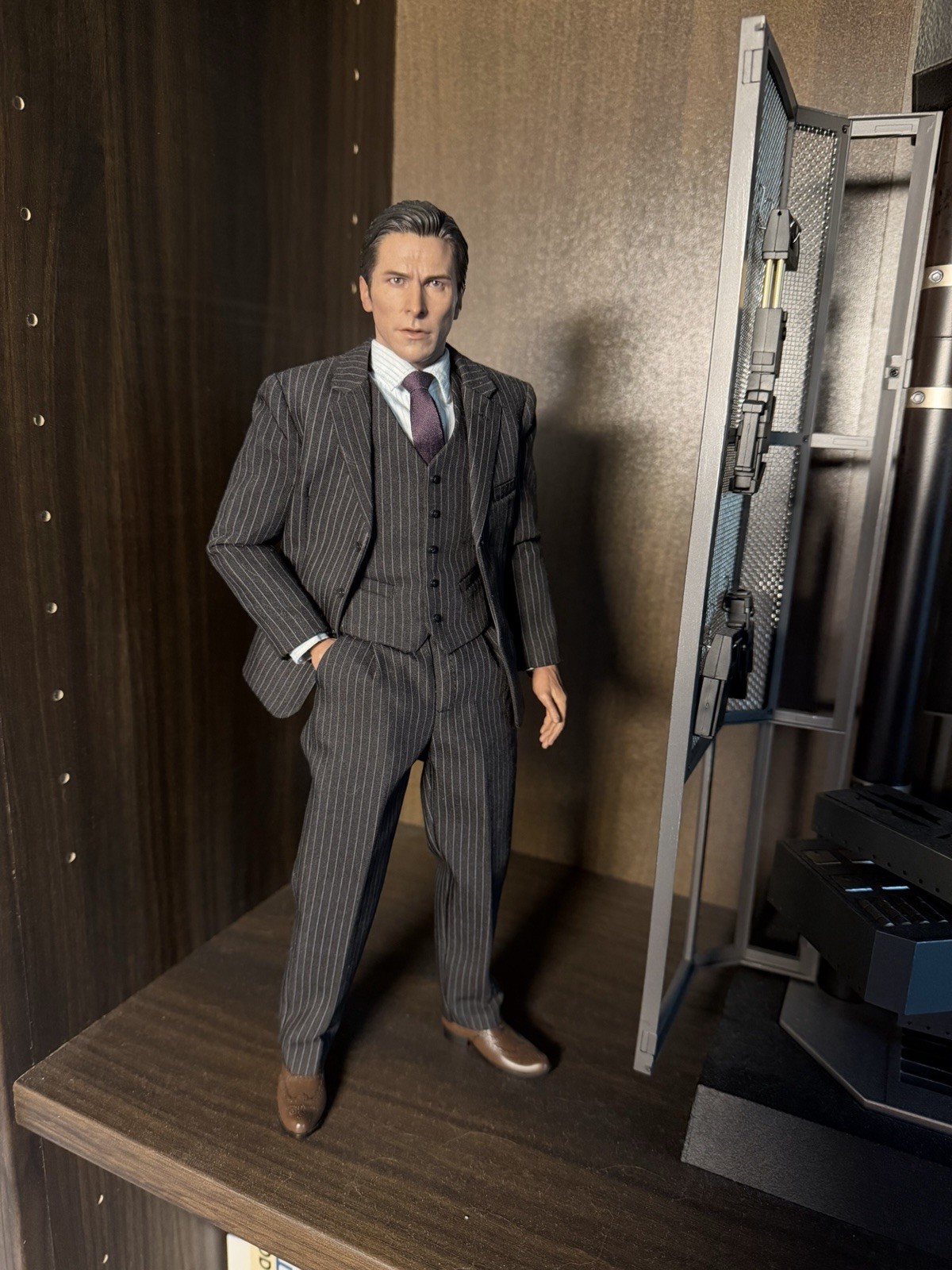 Hot Toys MMS750 The Dark Knight 1/6 Batman Armory with Bruce Wayne 2.0
