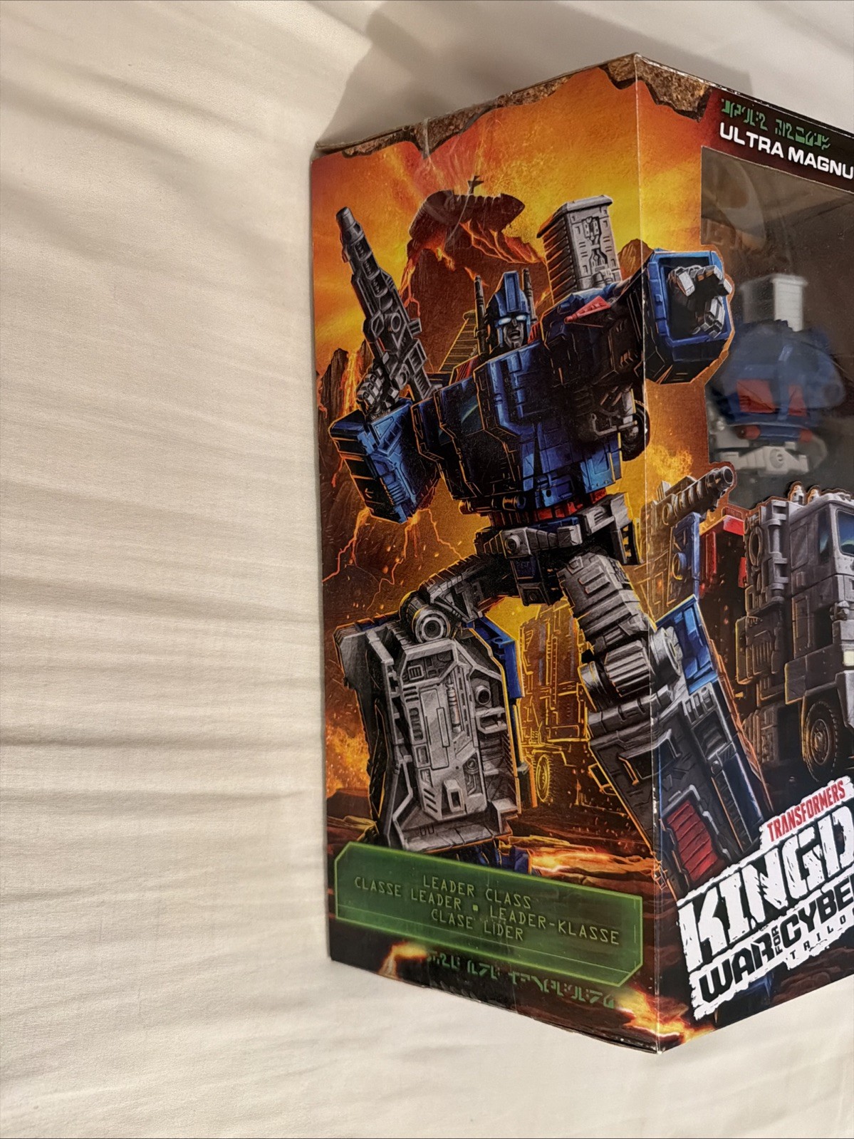 TRANSFORMERS KINGDOM WAR FOR CYBERTRON TRILOGY ULTRA MAGNUS 2020 BRAND NEW SEAL