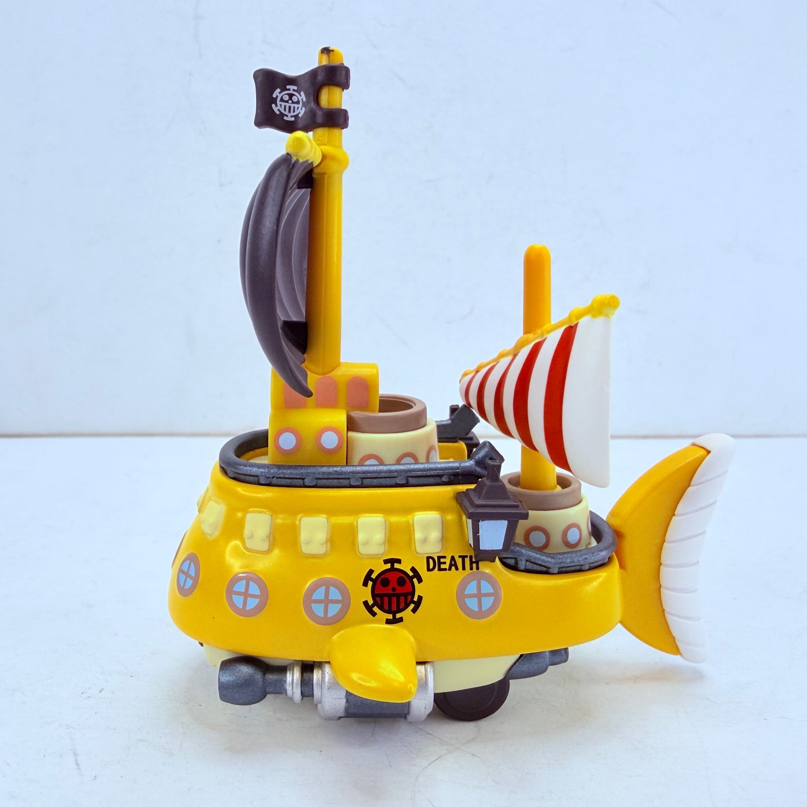 POP MART One Piece The Grand Line Series Heart Pirates Ship Figure – Polar Tang