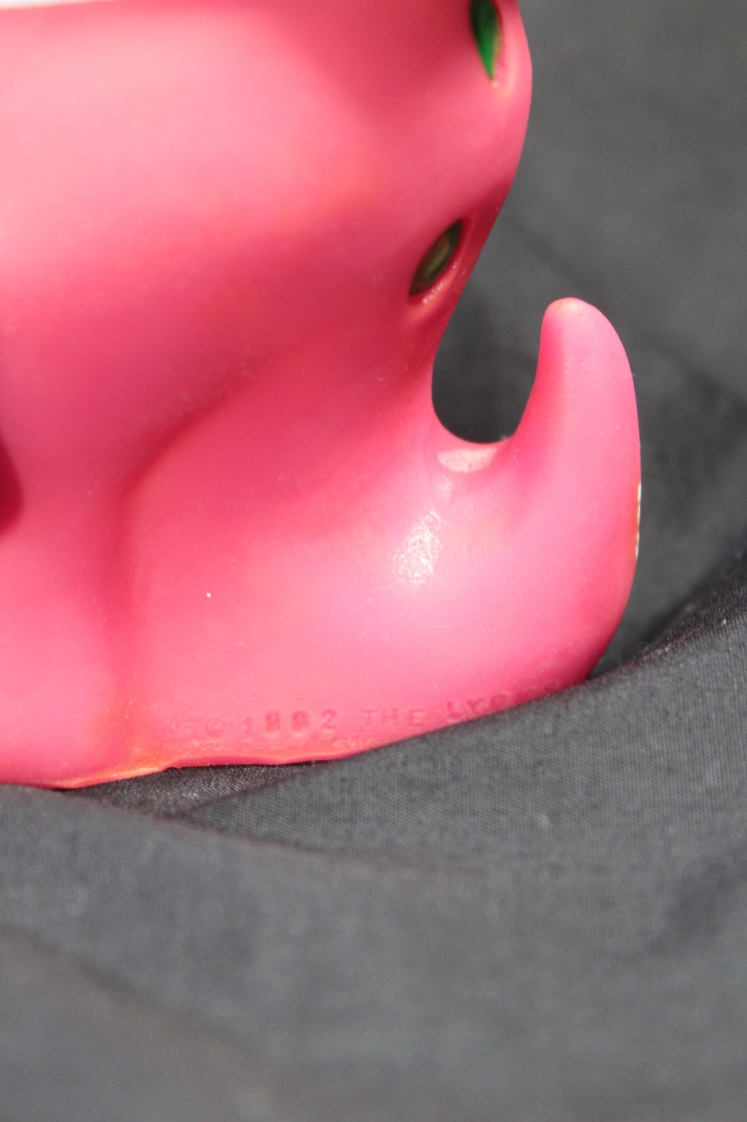 Vtg 1992 Lyons Group 7″ Barney Purple Dinosaur Coin Piggy Bank Back to School