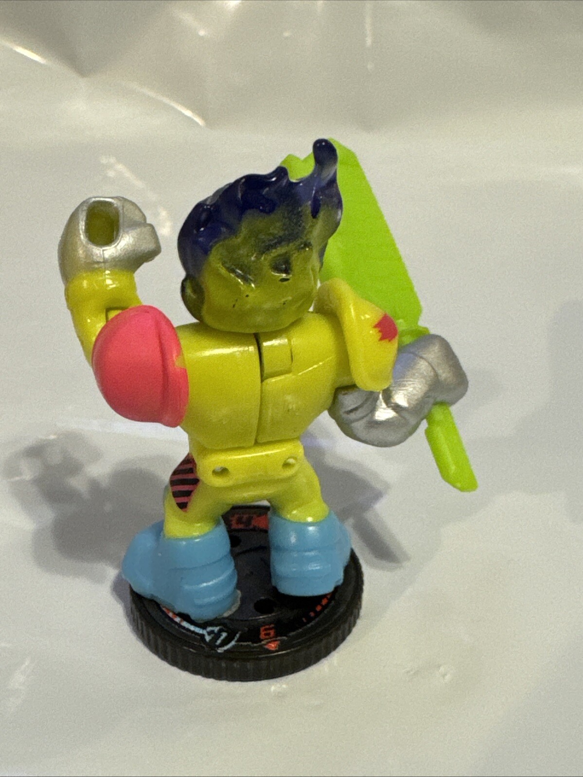 2021 LEGENDS OF AKEDO Series 2 SYNTHFYRE Figure – Arcade Warriors – Rare Listing