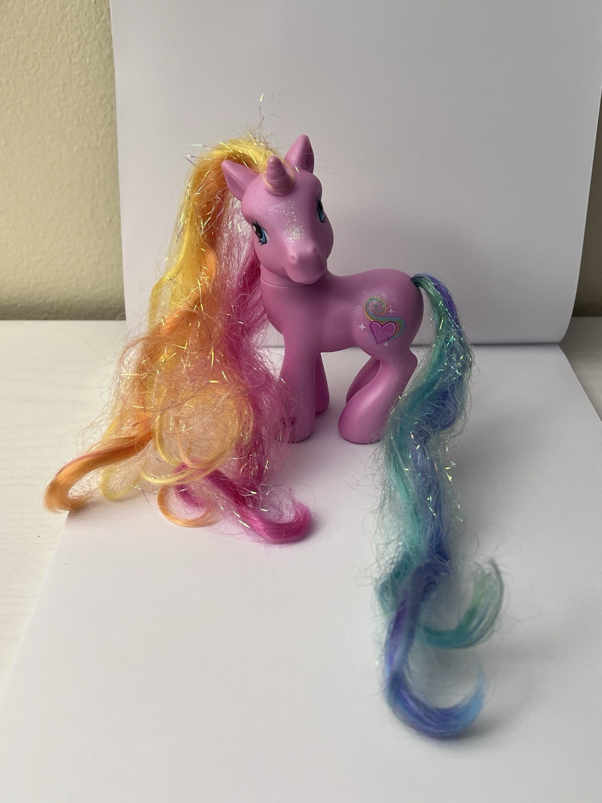 My Little Pony G3 Rarity The Unicorn – 2005 Crystal Princess Rainbow Hair Pink