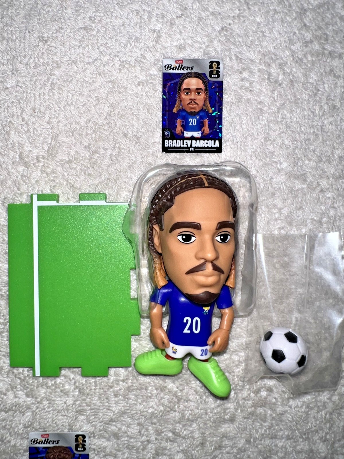 ZURU NBA BALLERS FIFA LOT OF 8 INCLUDES 3 RARE FIGURES **NEW OPENED**