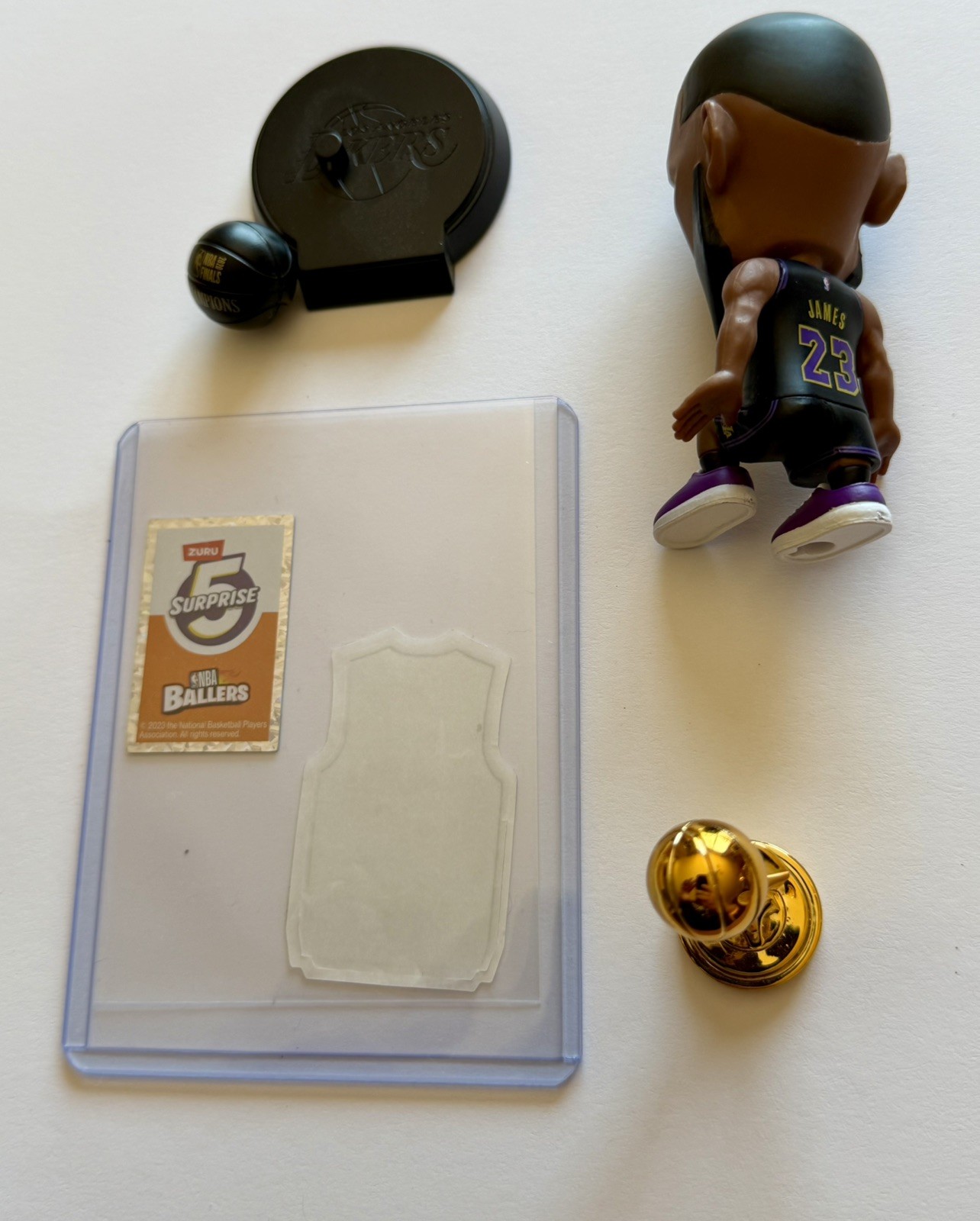 2024 Zuru NBA Ballers LeBRON James Super Rare Los Angeles Lakers with Trophy