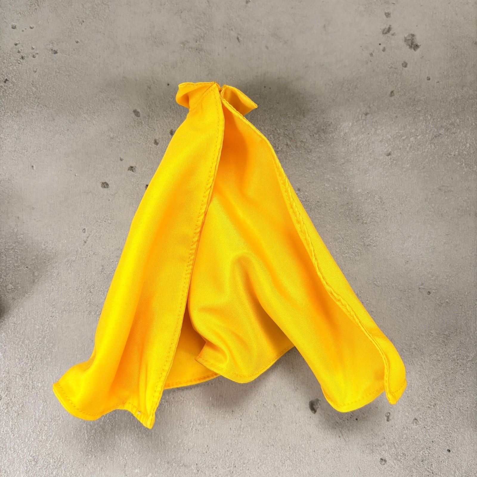 PB-CRC-YEL: 1/12 yellow Wired Collar Cape for 6″ Action Figure