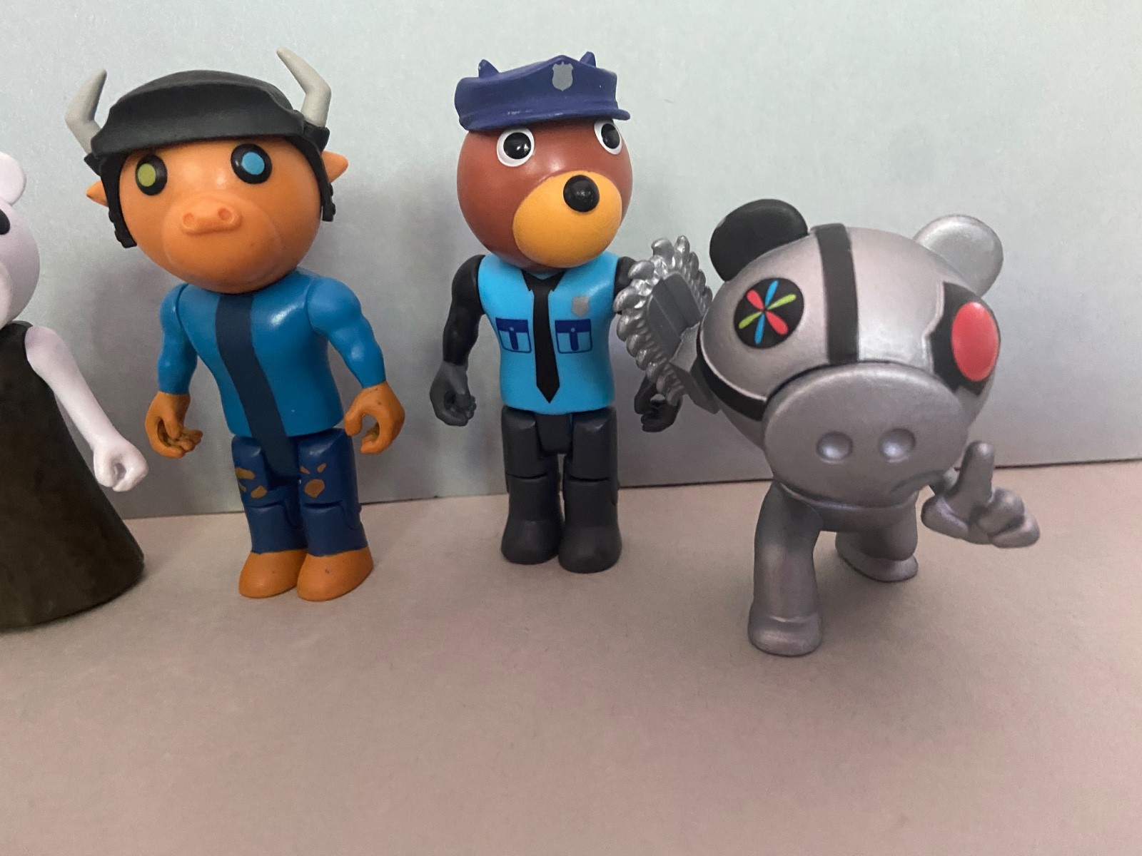 Roblox Piggy Series 2 Figures Lot Of 5 Raze,Officer Doggy, Billy,Rpbby Phat Mojo