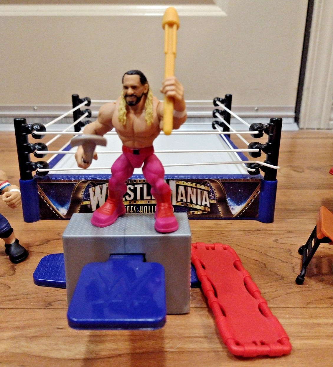 WWE Knuckle Crunchers RING “Wrestlemania goes Hollywood» Not Complete Toy Used