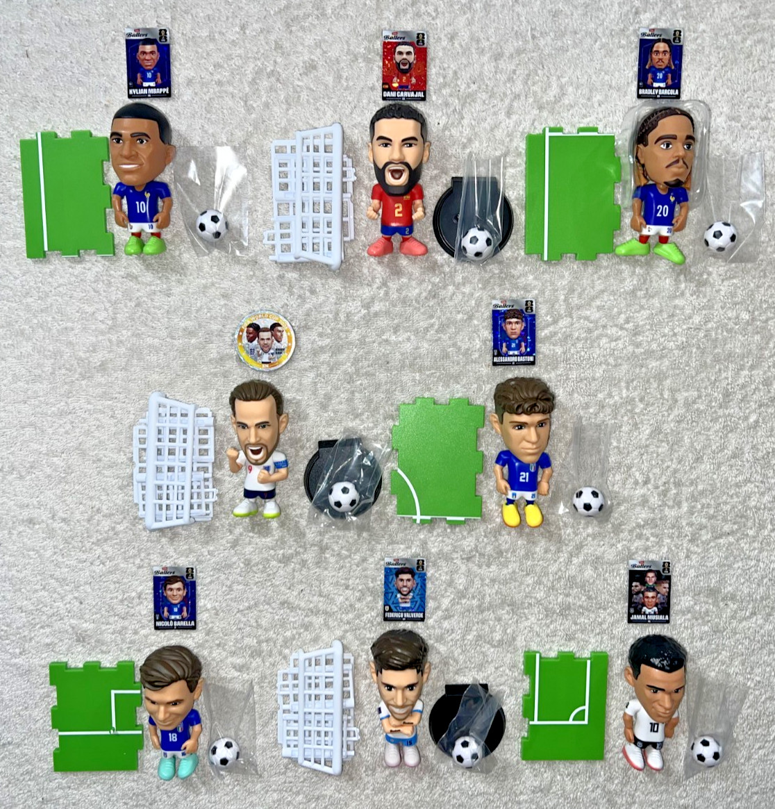 ZURU NBA BALLERS FIFA LOT OF 8 INCLUDES 3 RARE FIGURES **NEW OPENED**