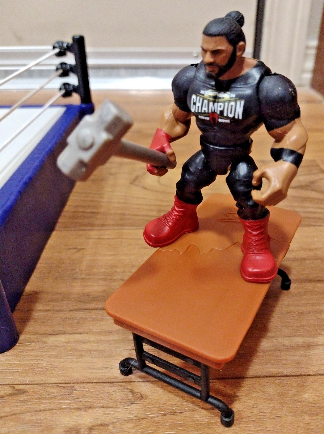 WWE Knuckle Crunchers RING “Wrestlemania goes Hollywood» Not Complete Toy Used