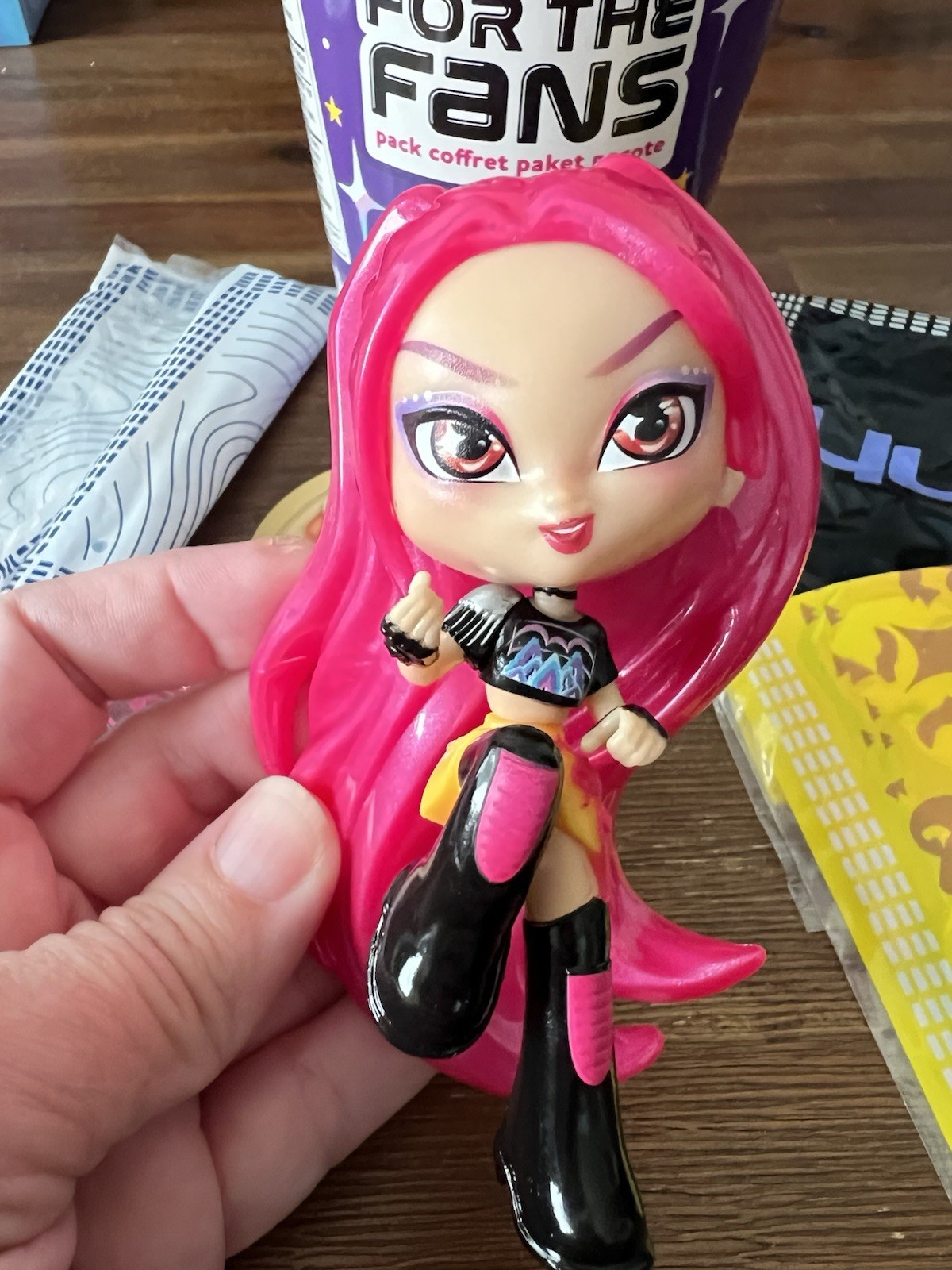 Netflix KPop Demon Hunters Figure Huntrix FOR THE FANS Toy Collectible MIRA