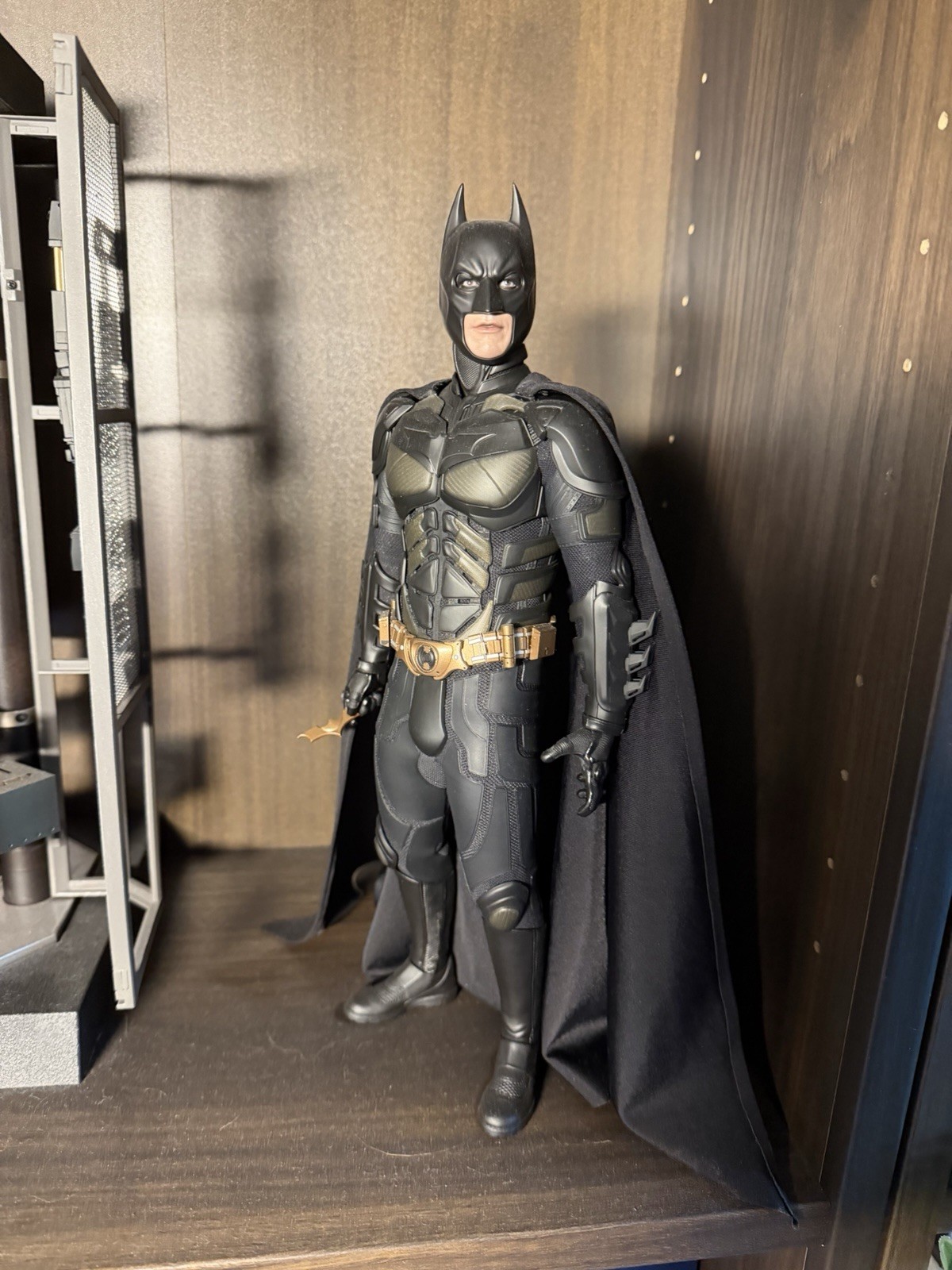 Hot Toys MMS750 The Dark Knight 1/6 Batman Armory with Bruce Wayne 2.0