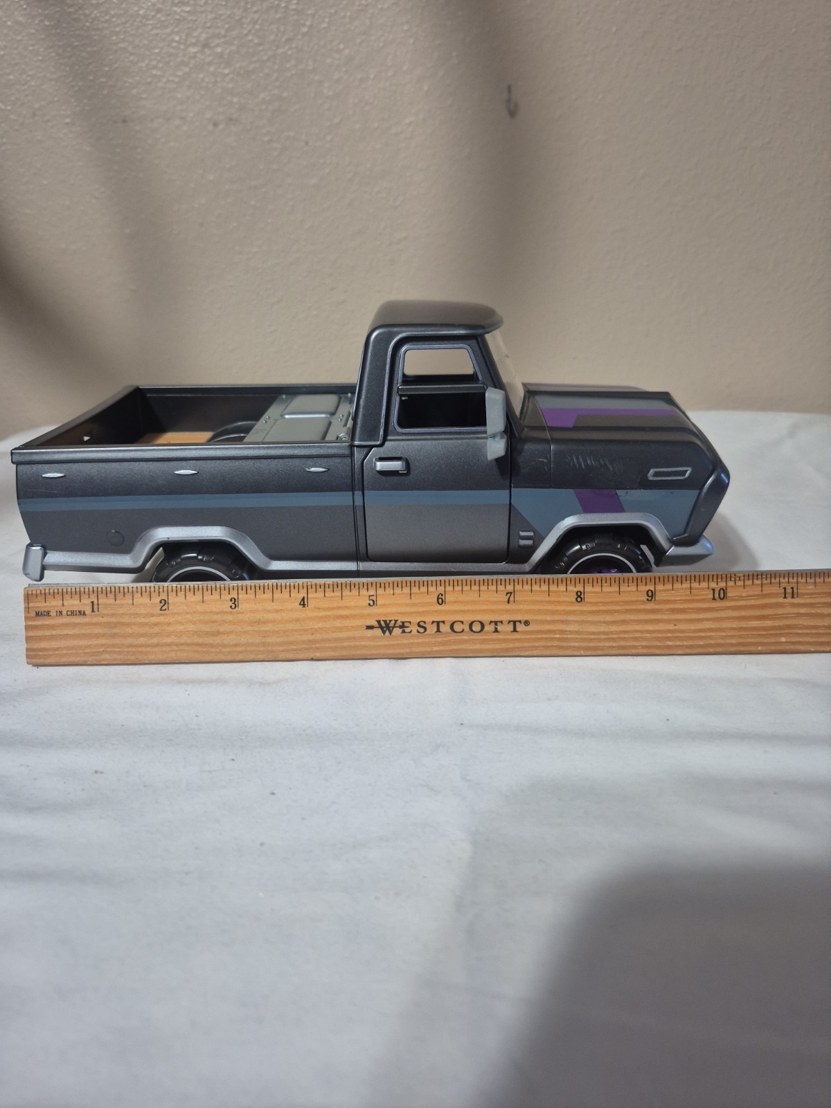 Jazwares Fortnite The Bear Vehicle FNT1019 2021 Head Lights Work